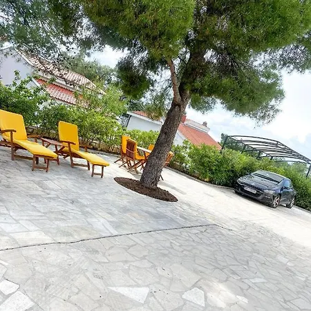 M&m - Sea And Within 35 Steps *