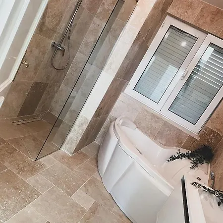 M&m - Sea And Within 35 Steps *