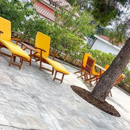 M&m - Sea And Within 35 Steps *