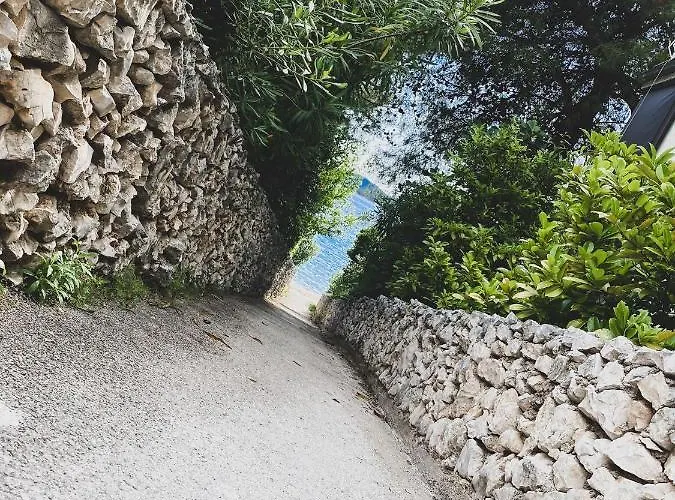 M&m - Sea And Within 35 Steps *