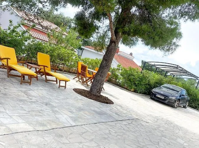 M&m - Sea And Within 35 Steps *