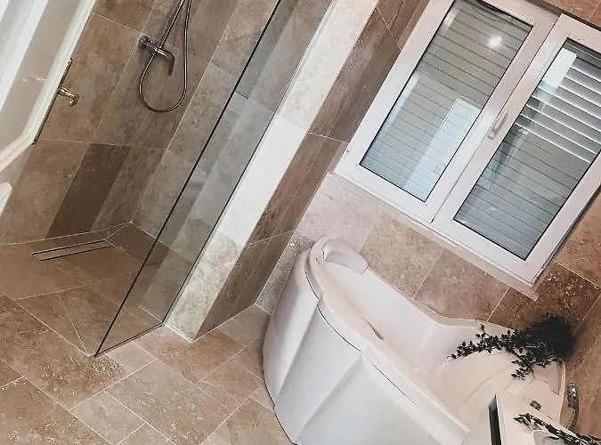 M&m - Sea And Within 35 Steps *