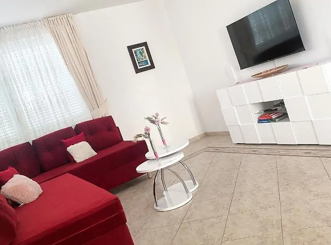 M&m - Sea And Within 35 Steps *