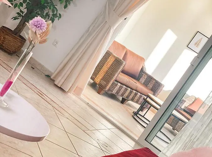 M&m - Sea And Within 35 Steps