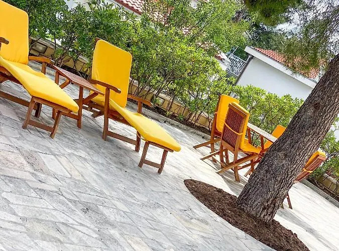 M&m - Sea And Within 35 Steps *