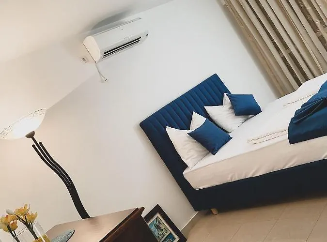 M&m - Sea And Within 35 Steps * Žaborić